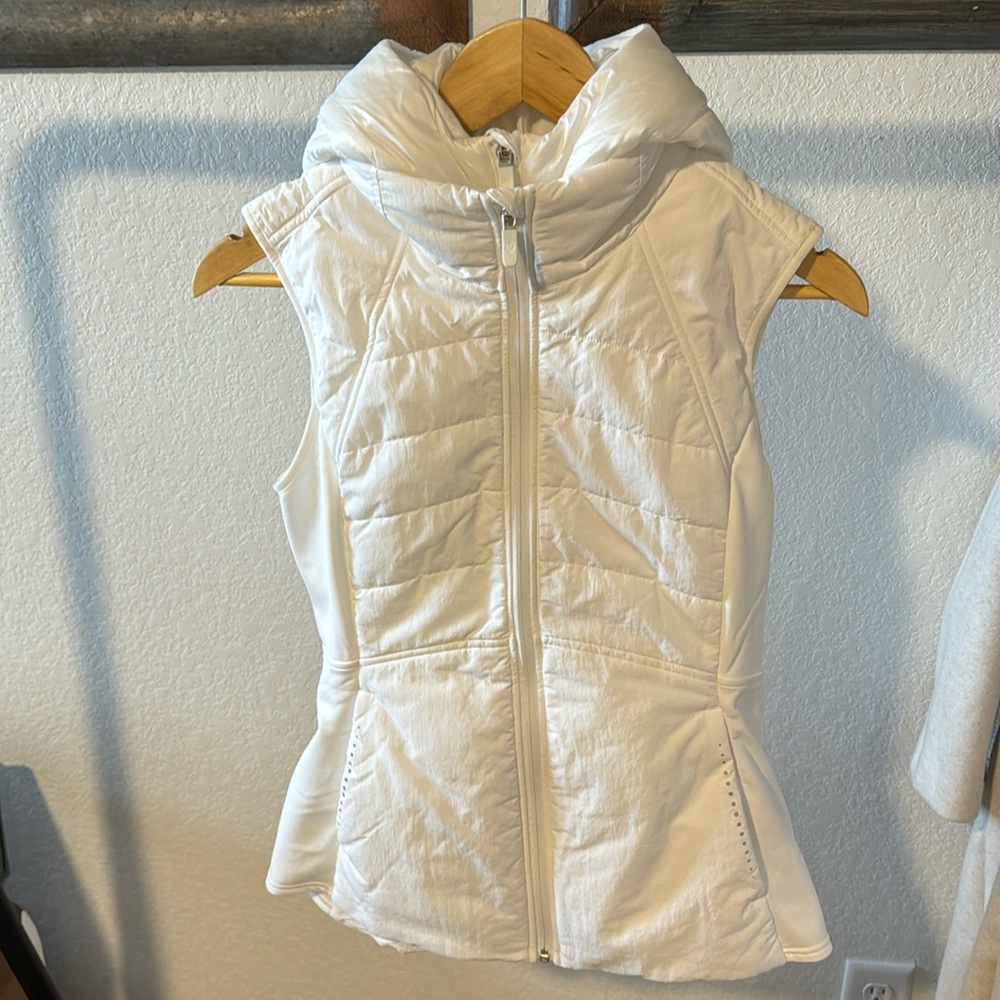 LULULEMON Another Mile Vest-White